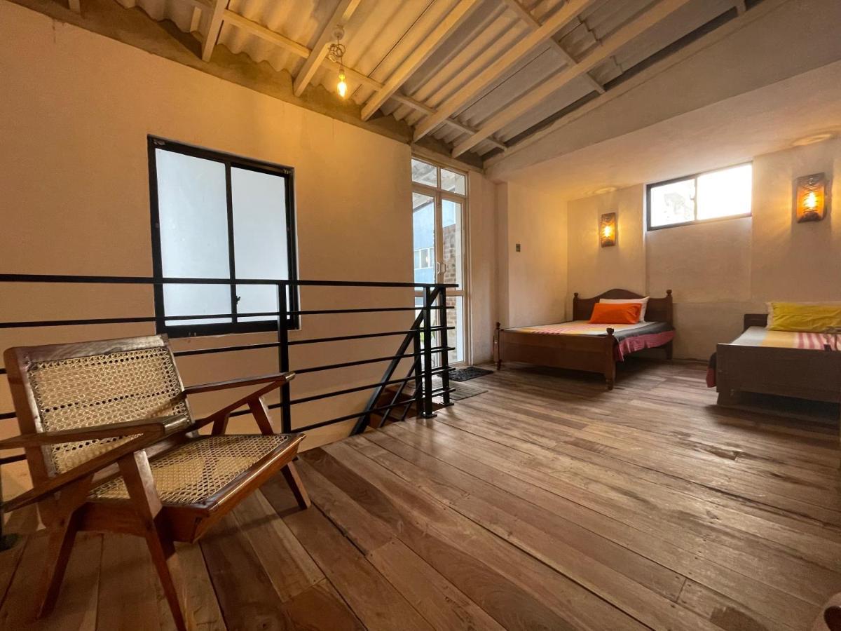 Favela Apartment Colombo Exterior photo
